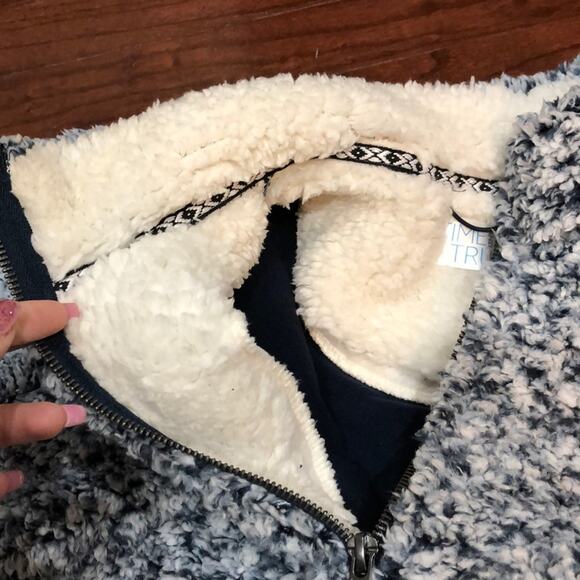 TIME and TRU Fuzzy Pull Over Sweater - Picture 4 of 8